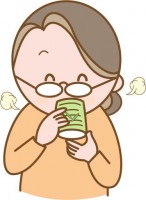 お茶を飲むおばあ…