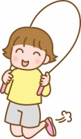 縄跳びで遊ぶ子ど…