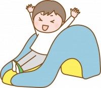 すべり台で遊ぶ子…