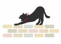 塀の上の伸び猫