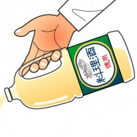 お徳用料理酒を注…